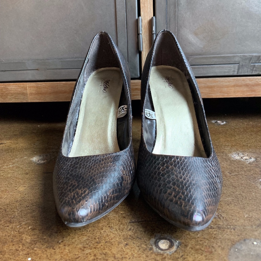 Brown Pumps